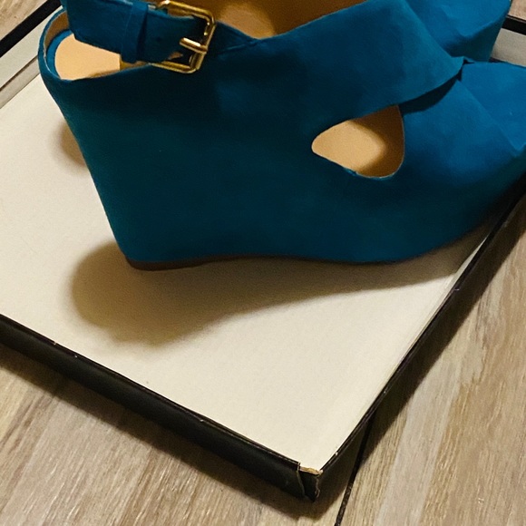 Shoes - Picture 4 of 4